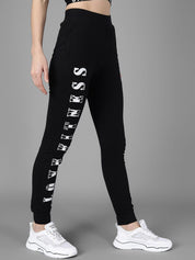 Kotty Women Black & White Printed Joggers