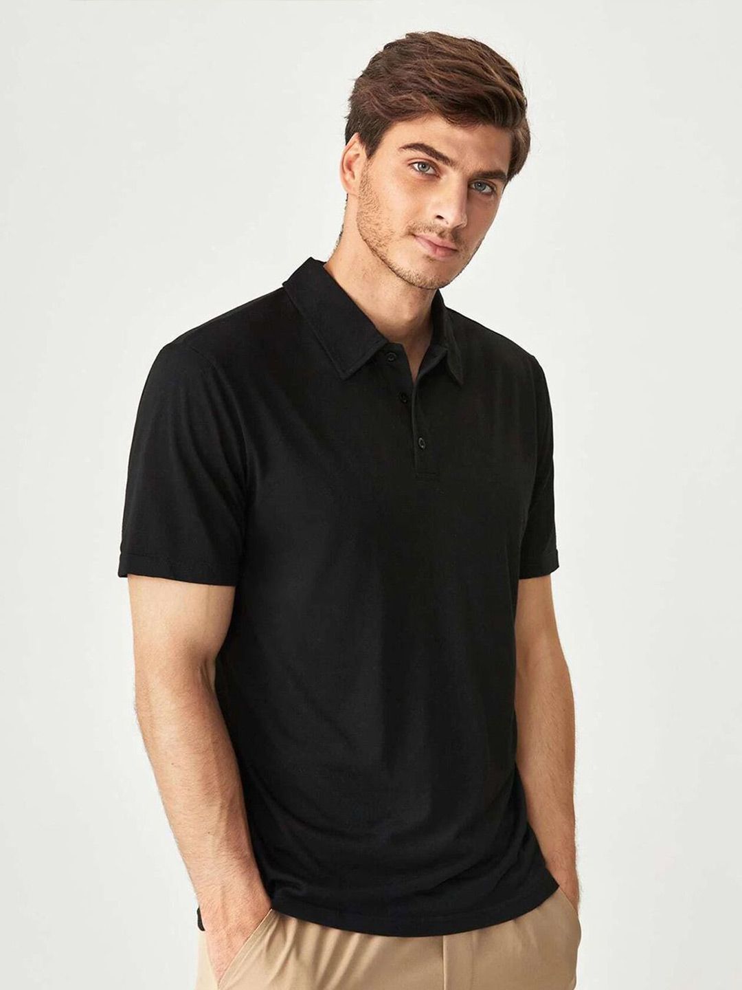 Kotty Men Solid Polo Collar T-shirt