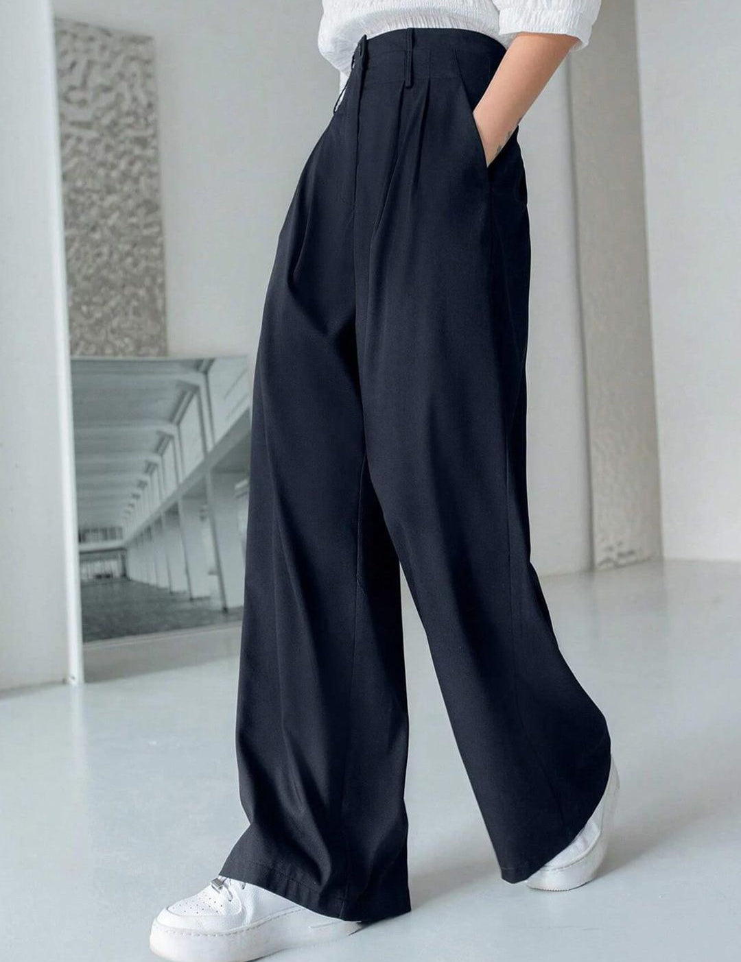 Kotty Women Navy Blue Relaxed Straight Leg Straight Fit High-Rise Parallel Trousers