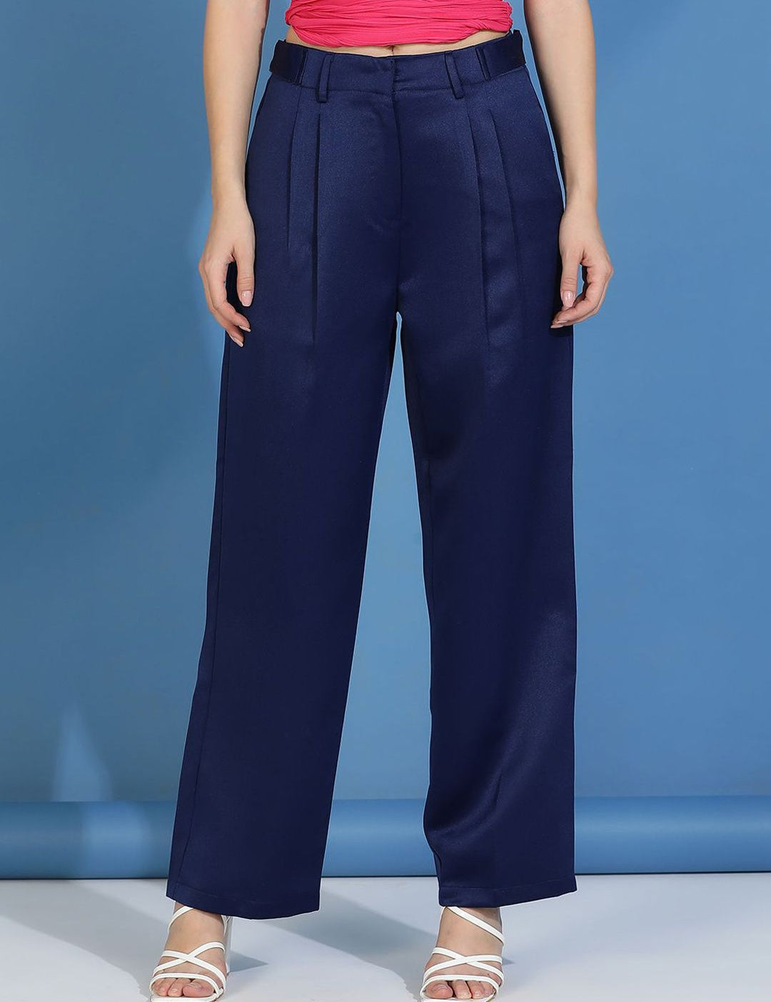 Kotty Women Relaxed Straight Fit High-Rise Easy Wash Pleated Trousers
