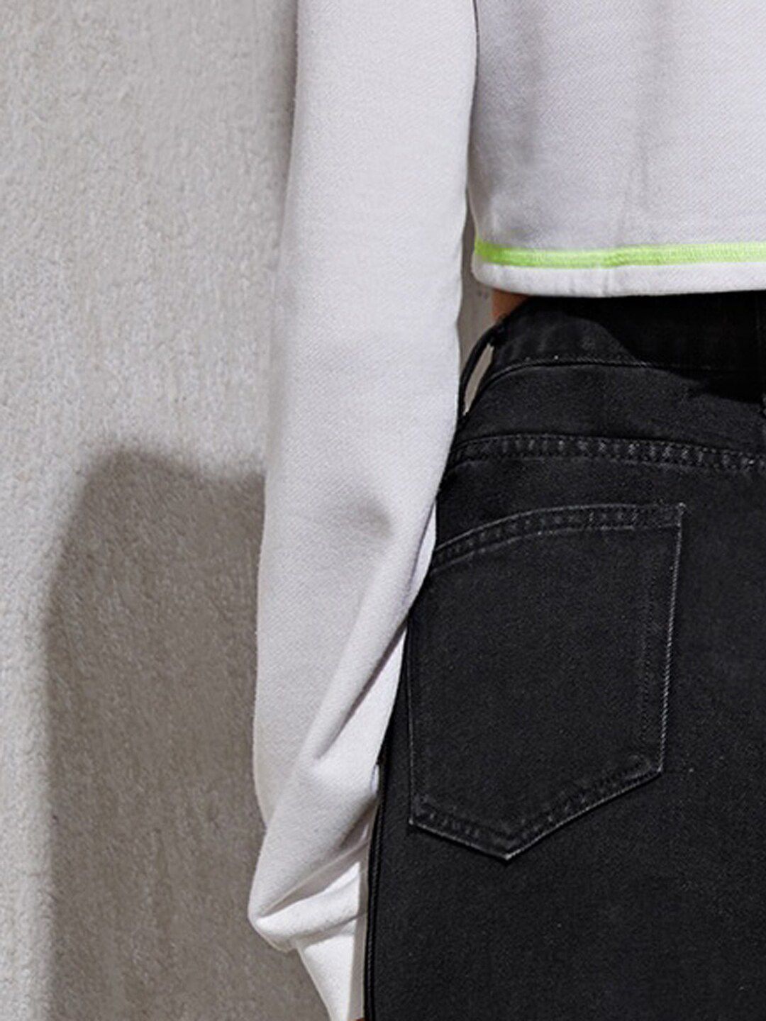 Kotty Women Flared High-Rise Stretchable Jeans