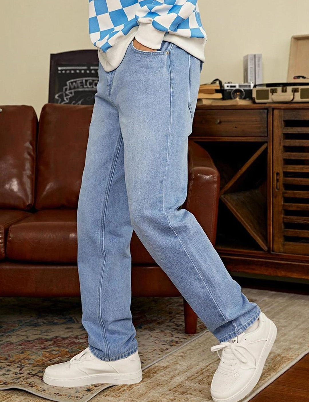 Kotty Men Blue Jean Low-Rise Clean Look Light Fade Stretchable Jeans