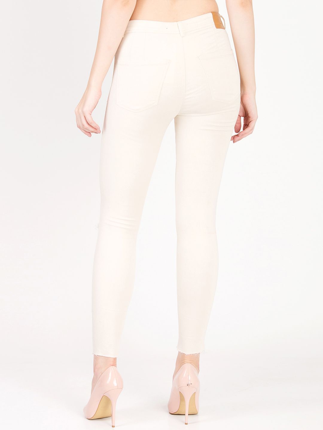 Kotty Women Off-White Skinny Fit High-Rise Slash Knee Stretchable Jeans