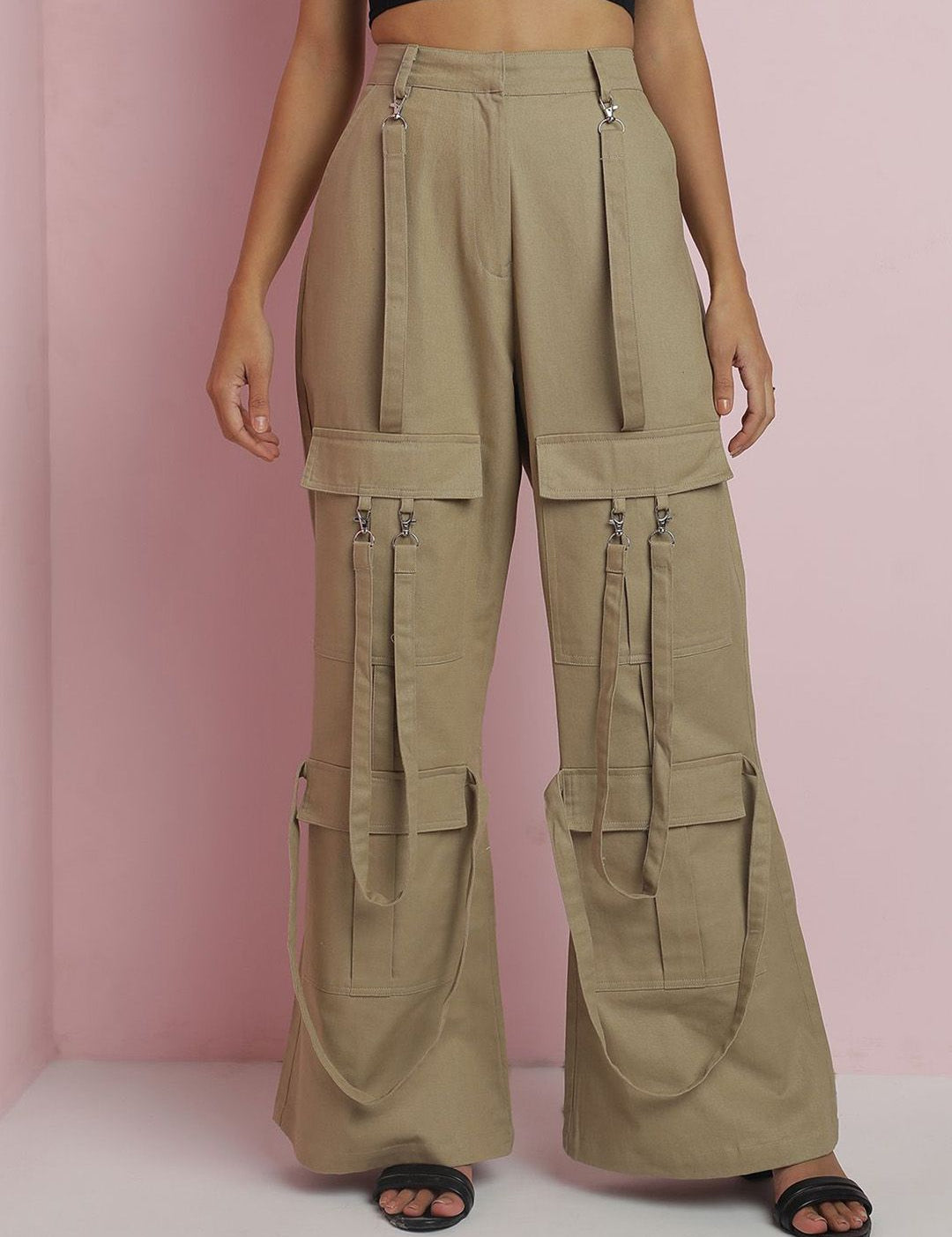 Kotty Women Solid Relaxed Straight Fit Mid-Rise Cargo Trousers