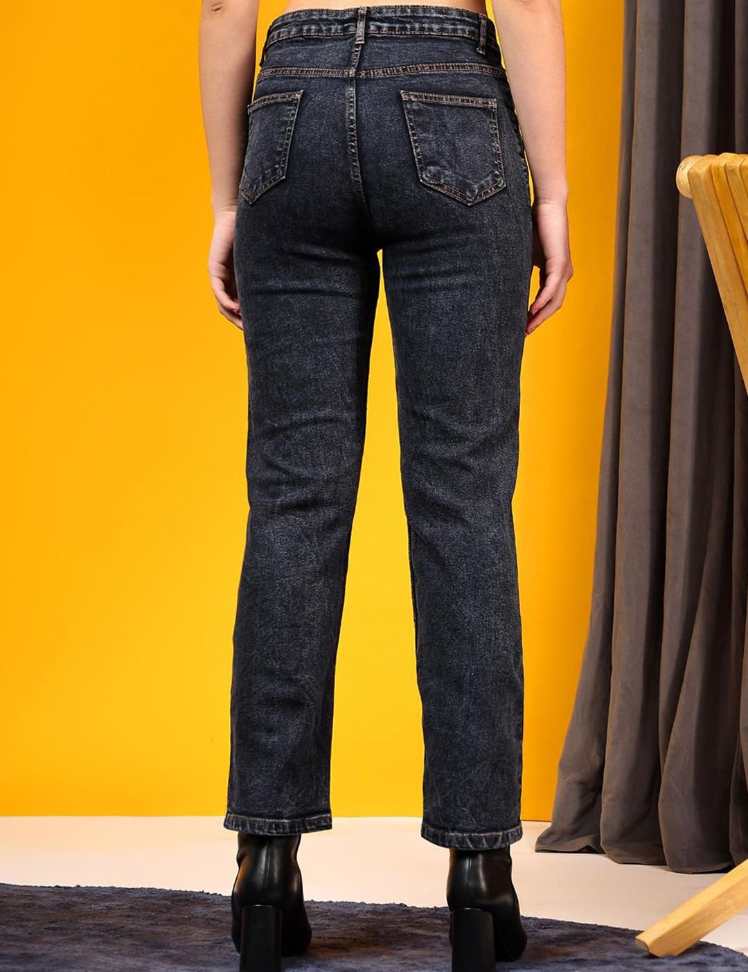 Kotty Women Jean High-Rise Mildly Distressed Light Fade Stretchable Jeans