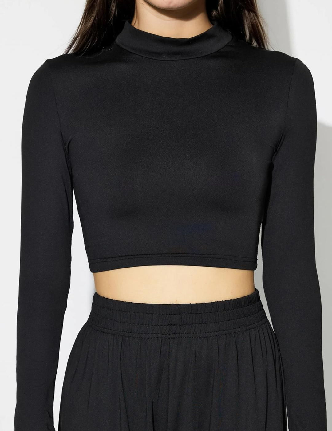 Kotty Black Round Neck Crop Top With Trouser
