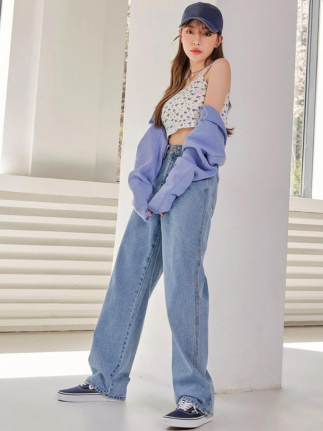 Kotty Women Jean Straight Fit High-Rise Clean Look Stretchable Jeans