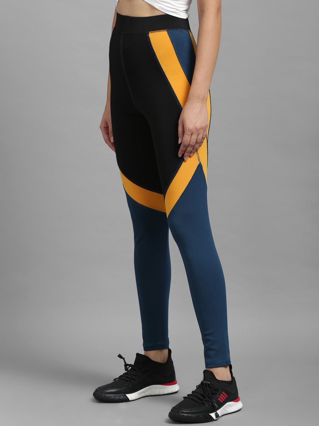 Kotty Women Blue & Black Colourblocked Tights