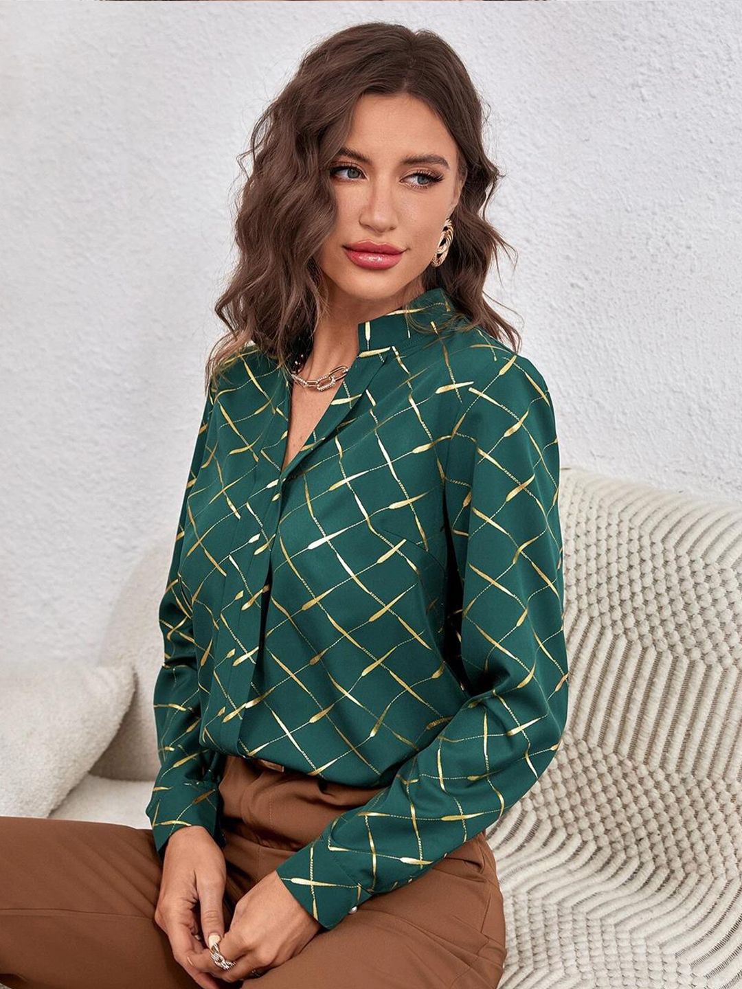 Kotty Geometric Printed Mandarin Collar Satin Shirt Style Top