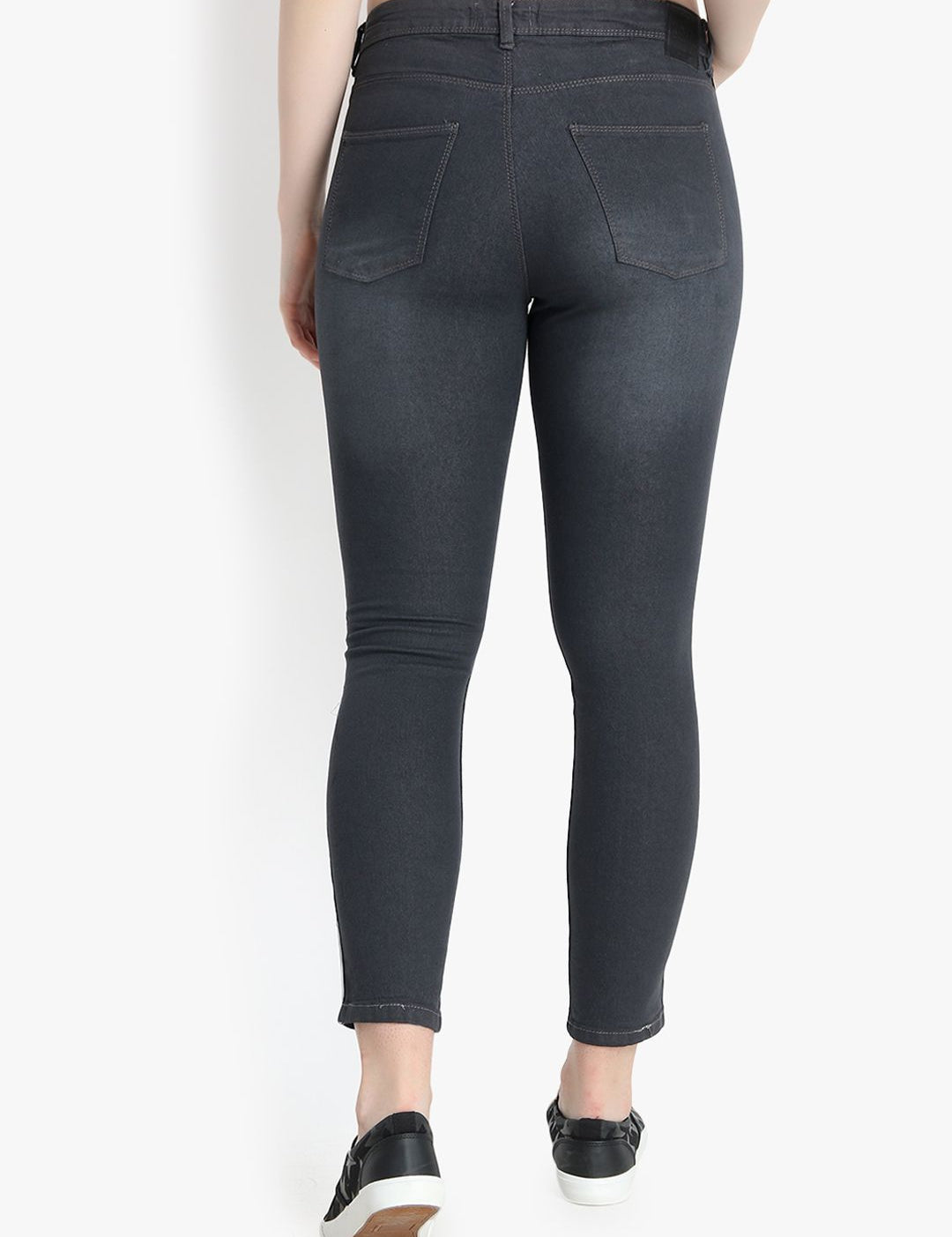 Kotty Women Black Skinny Fit High-Rise Clean Look Cropped Jeans