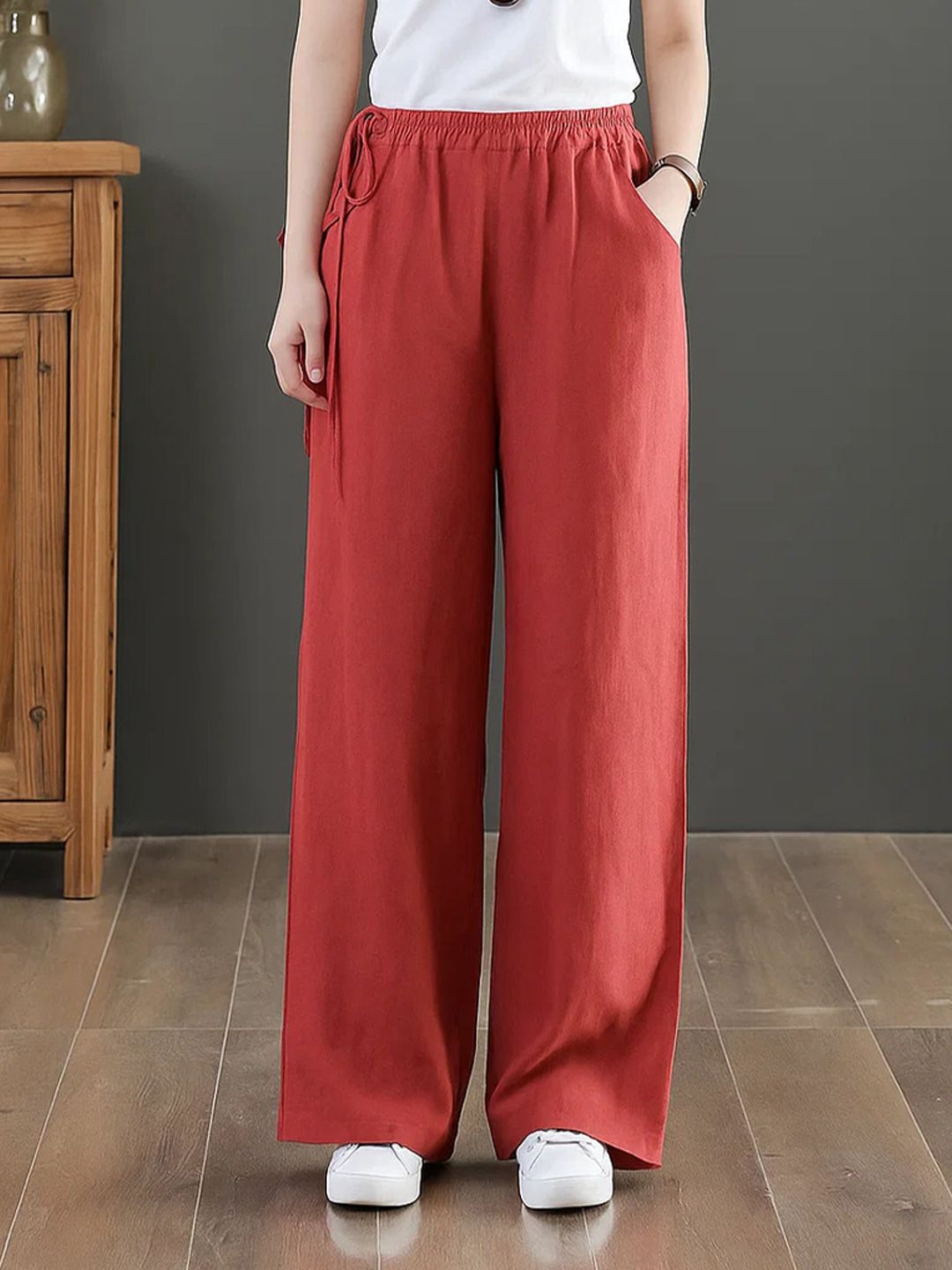 Kotty Women Relaxed Straight Leg High-Rise Pleated Trousers