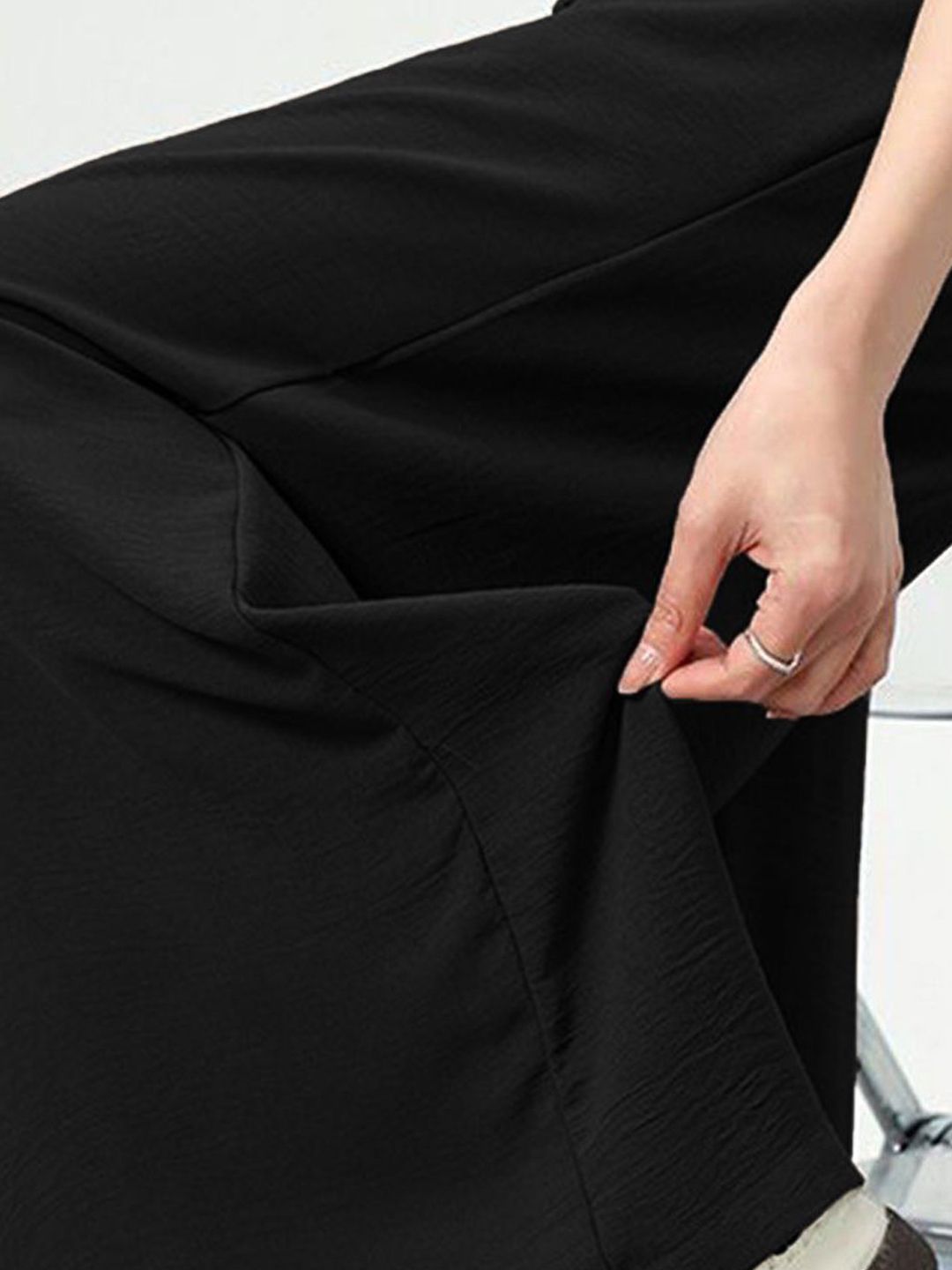 Kotty Women Loose Fit High-Rise Easy Wash Pleated Trousers