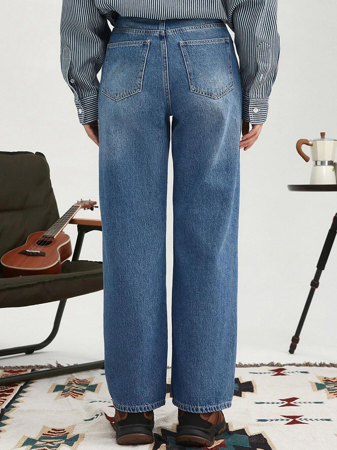 Kotty Women Jean Straight Fit High-Rise Light Fade Stretchable Jeans