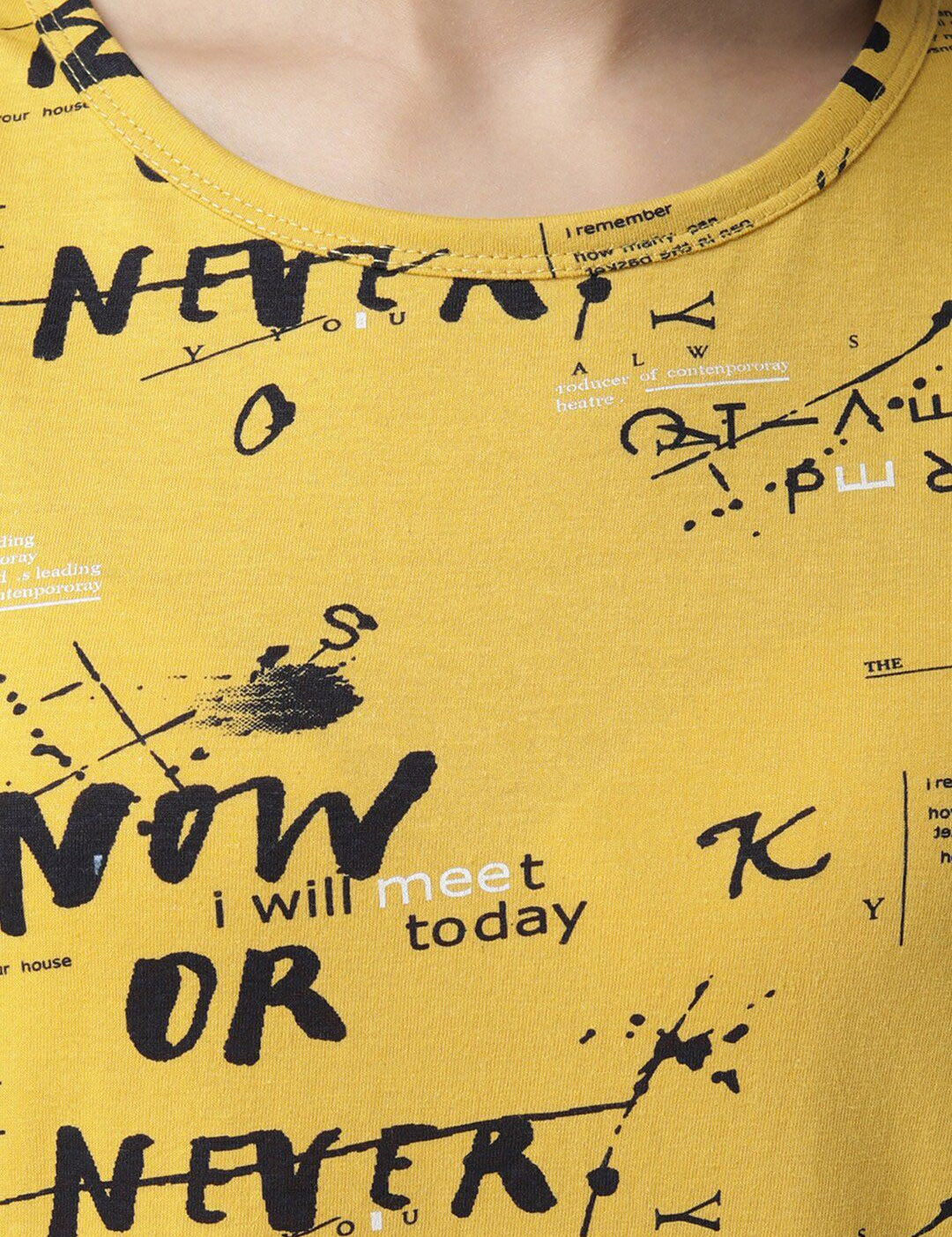 Kotty Women Yellow & Black Printed Night Suit