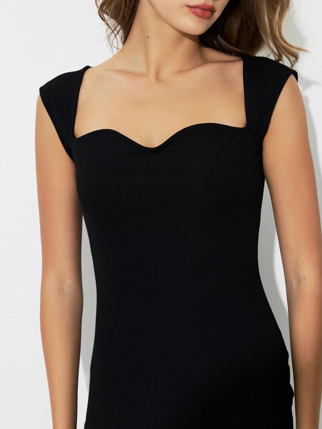 Kotty Black Sweetheart Neck Bodycon Mini Dress