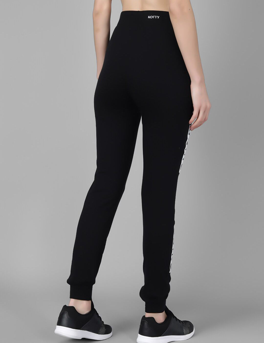 Kotty Women Black & White Printed Joggers
