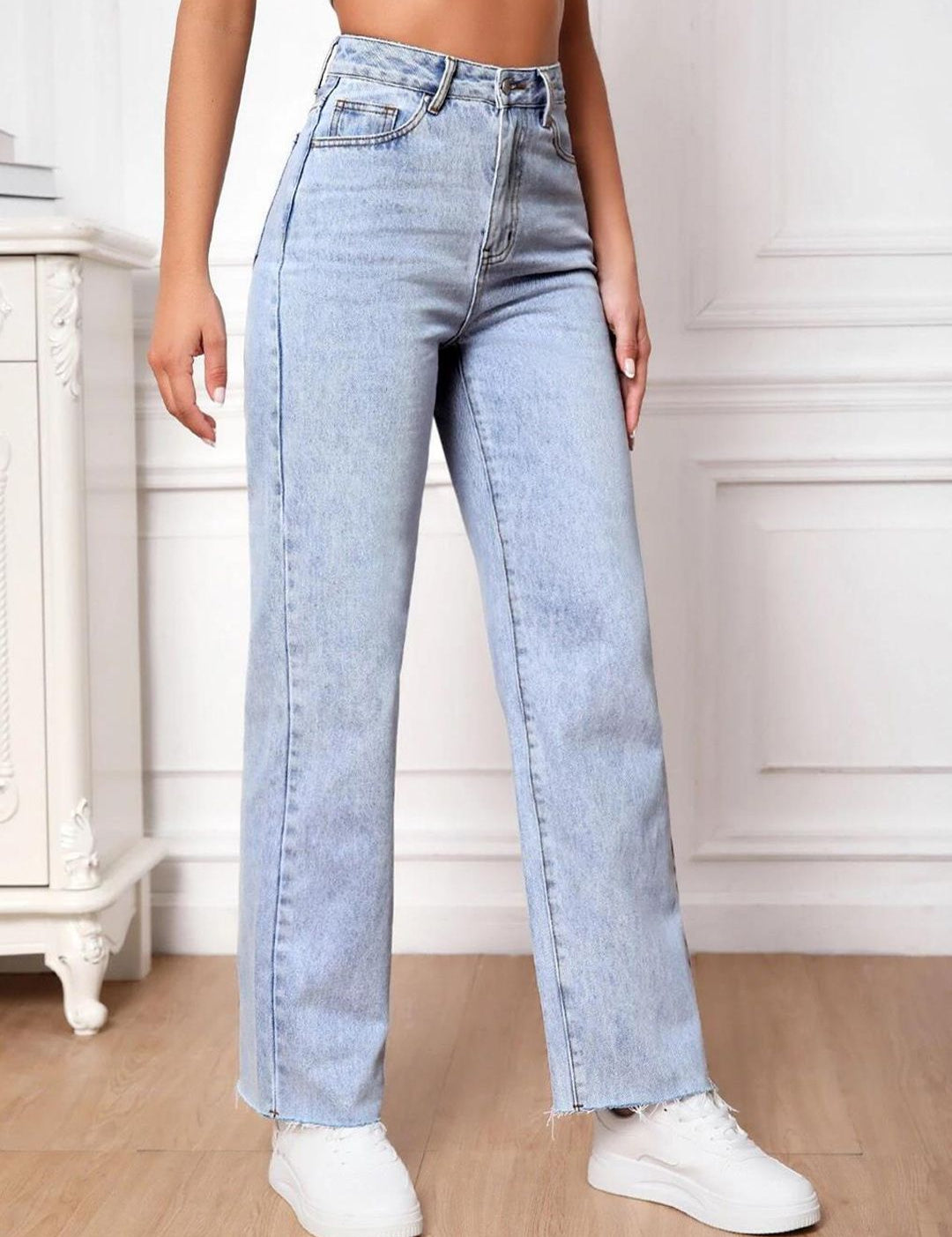 Kotty Women Blue Jean Straight Fit High-Rise Heavy Fade Clean Look Stretchable Jeans