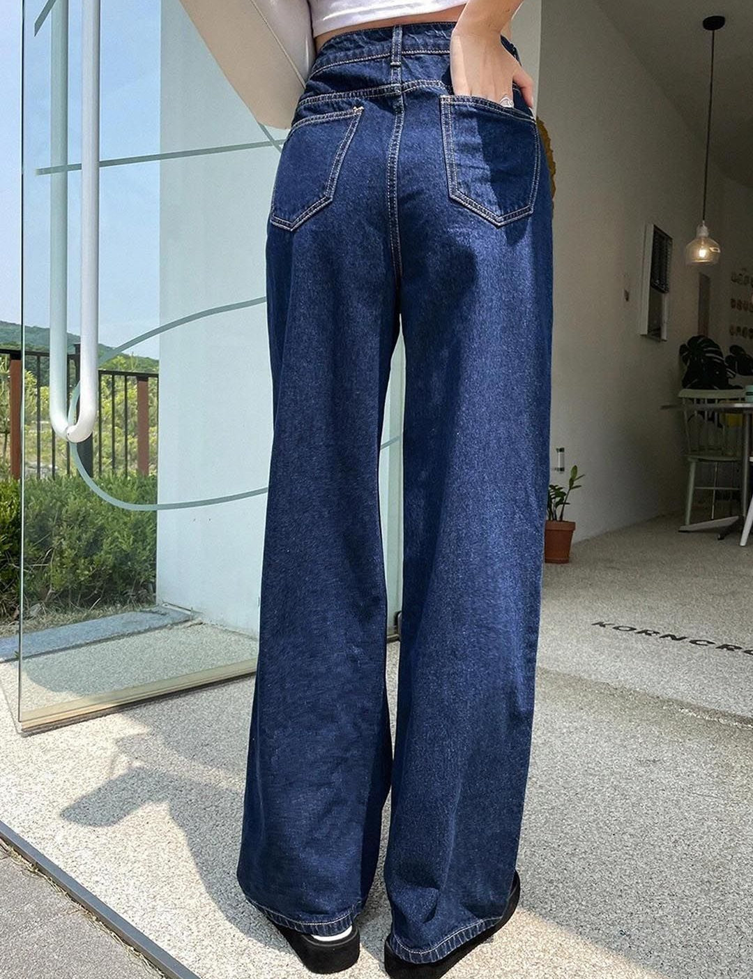 Kotty Women Straight Fit High-Rise Clean Look Stretchable Jeans