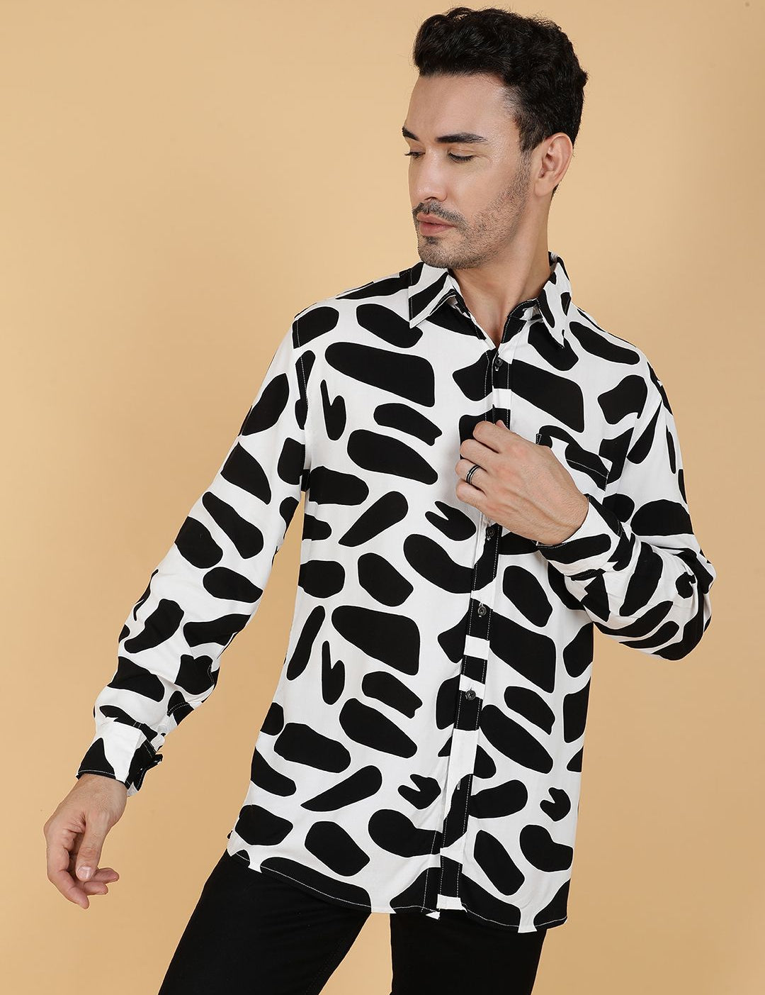 Kotty Men Relaxed Spread Collar Graphic Printed Cotton Casual Shirt