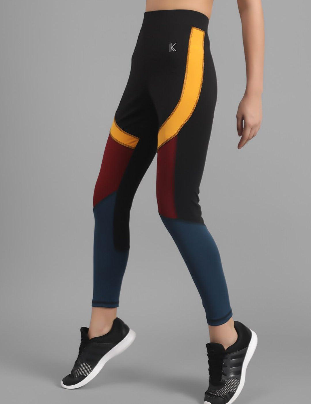 Kotty Women Maroon & Black Colorblocked Seamless Tights