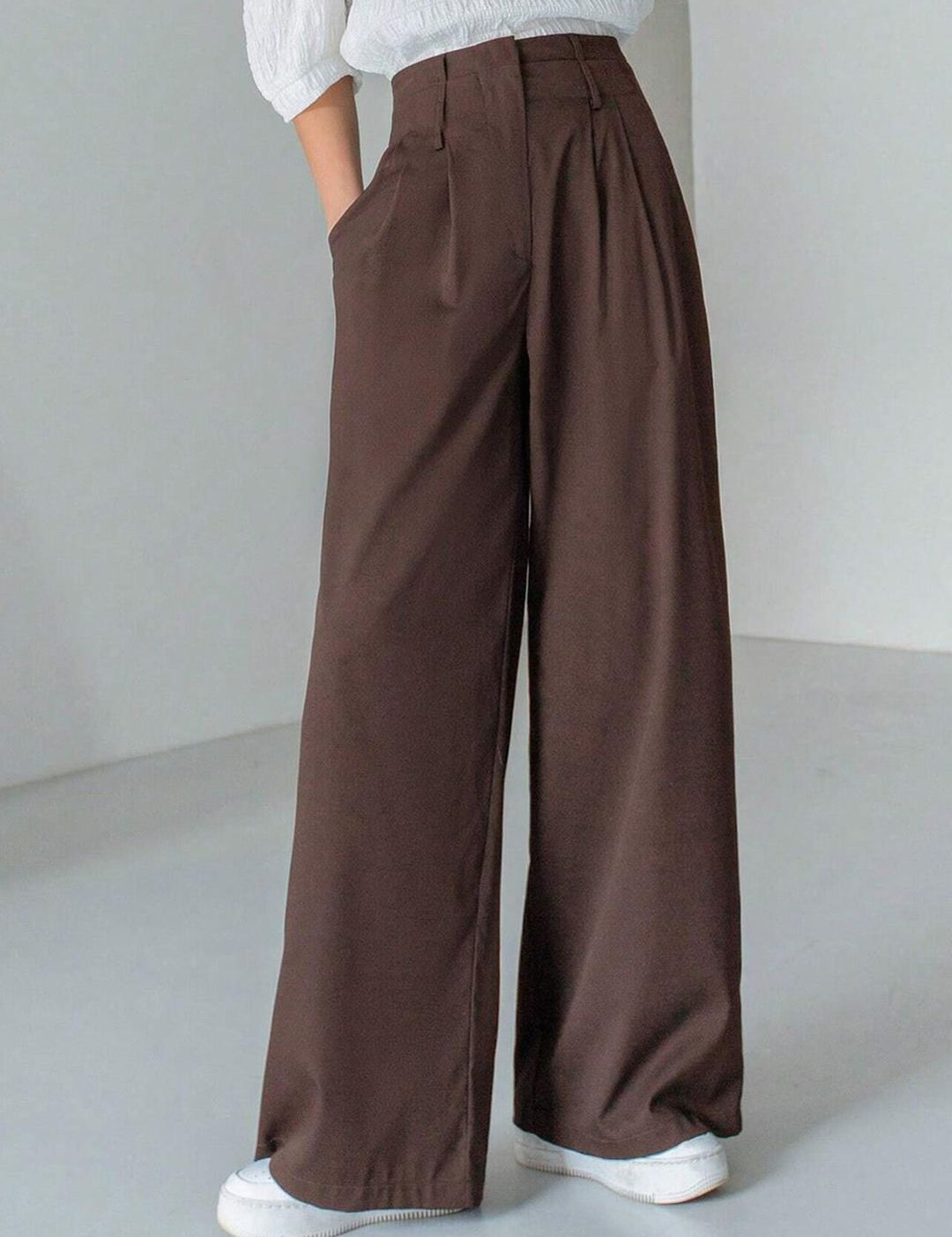 Kotty Women Brown Relaxed Straight Leg Straight Fit High-Rise Parallel Trousers