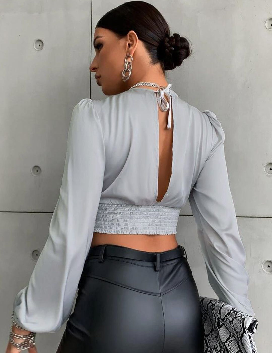 Kotty Solid V-Neck  Cinched Waist Ruched Crop Top