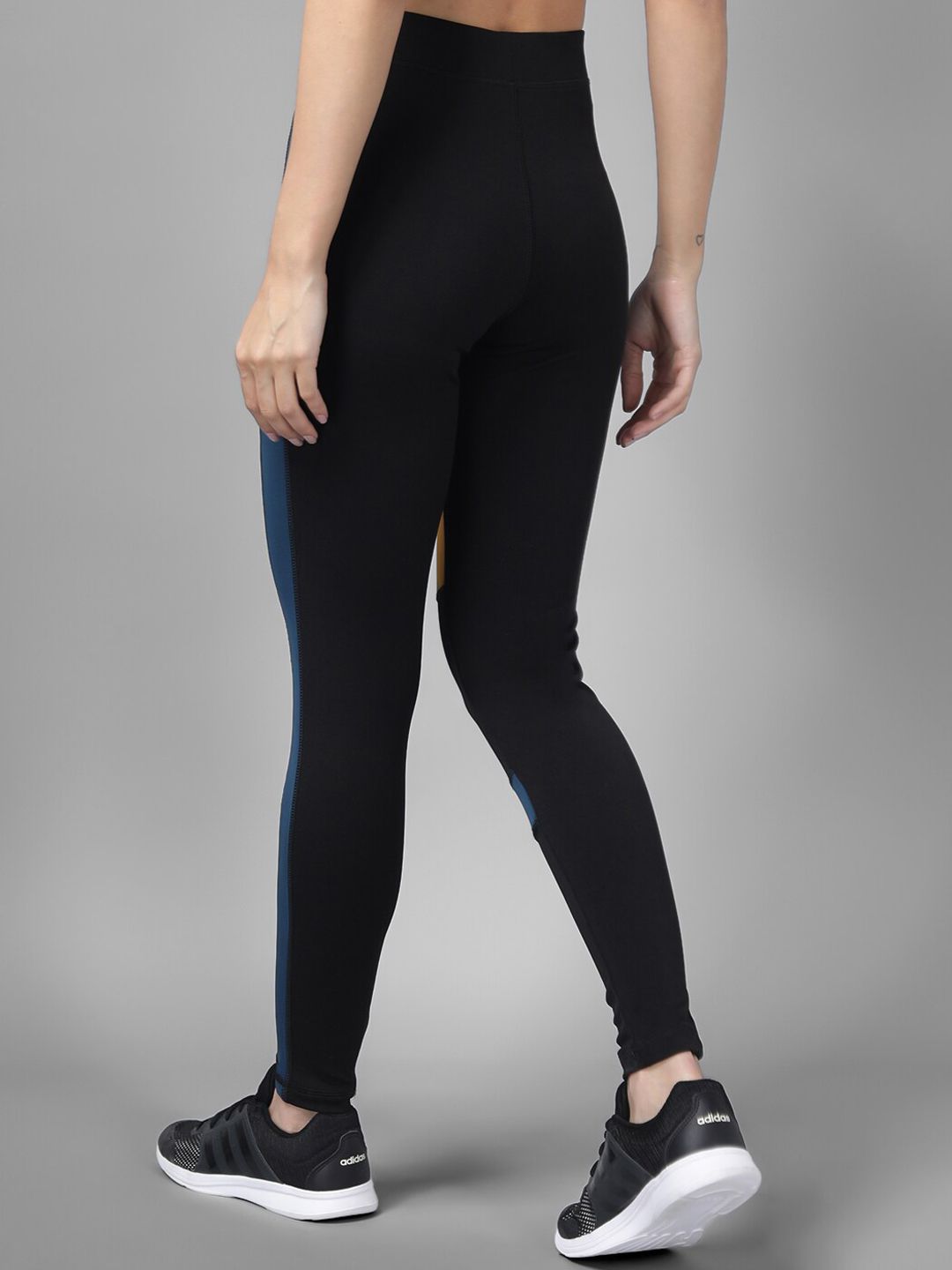 Kotty Women Black & Yellow Colourblocked Tights