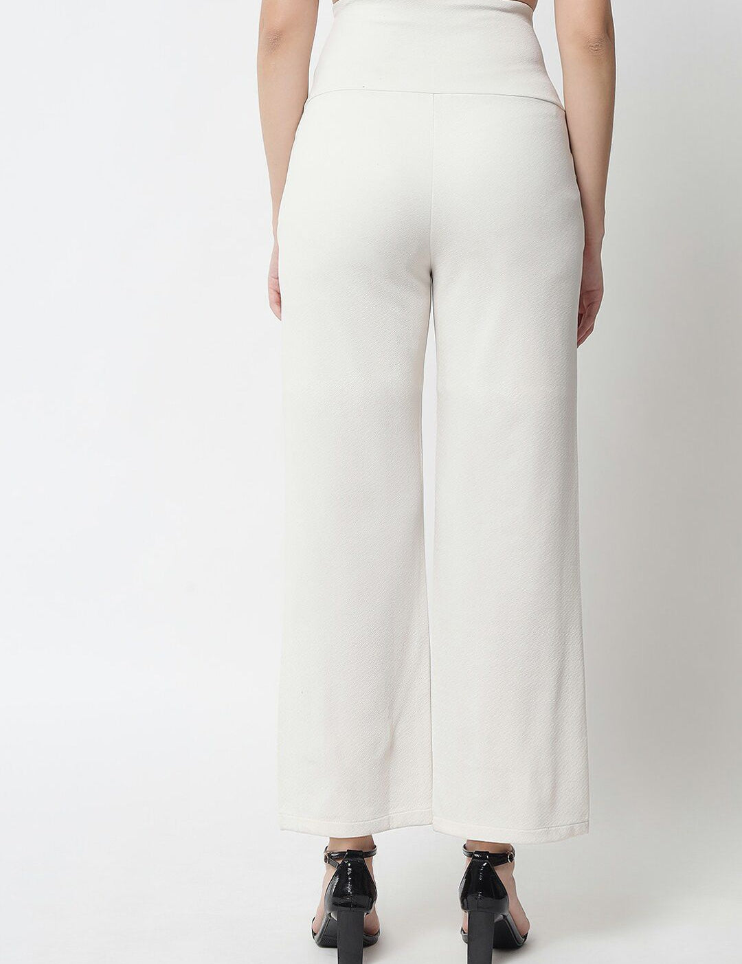 Kotty Women White Solid Relaxed Straight Fit High-Rise Parallel Trousers