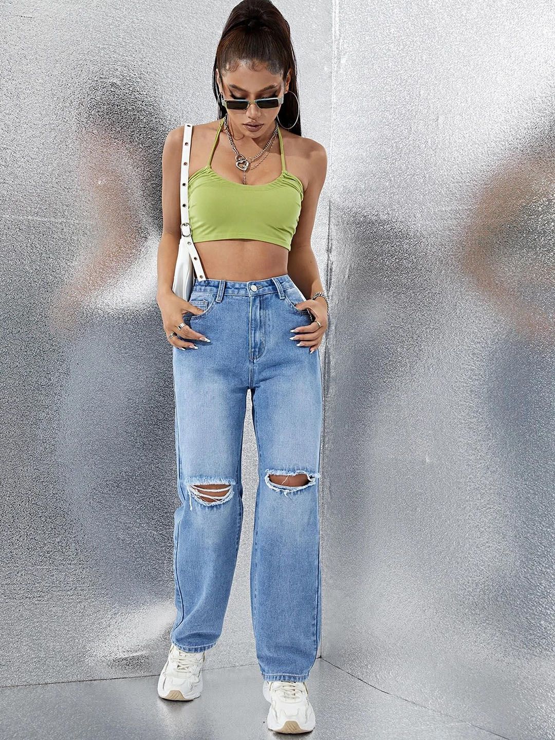 Kotty Women Straight Fit High-Rise Slash Knee Light Fade Stretchable Jeans