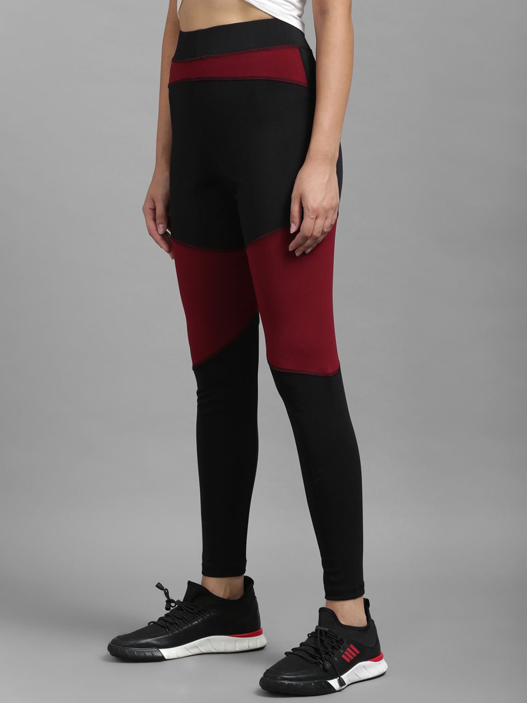 Kotty Women Maroon & Black Colourblocked Tights