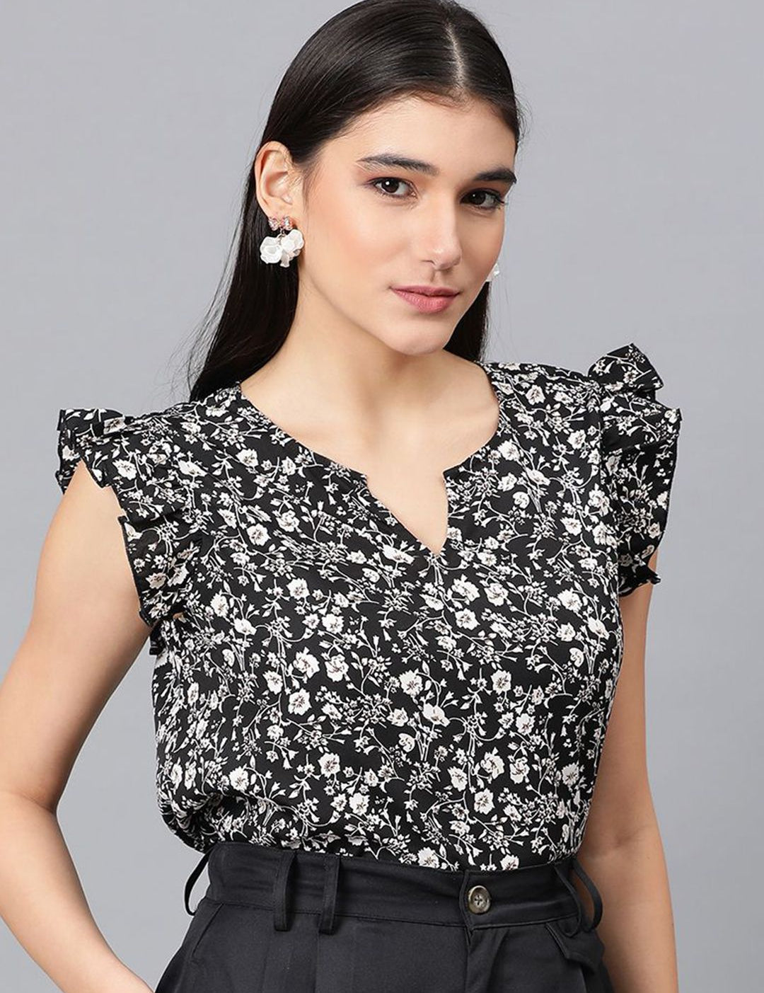 Kotty Floral Printed Round Neck Crepe Top