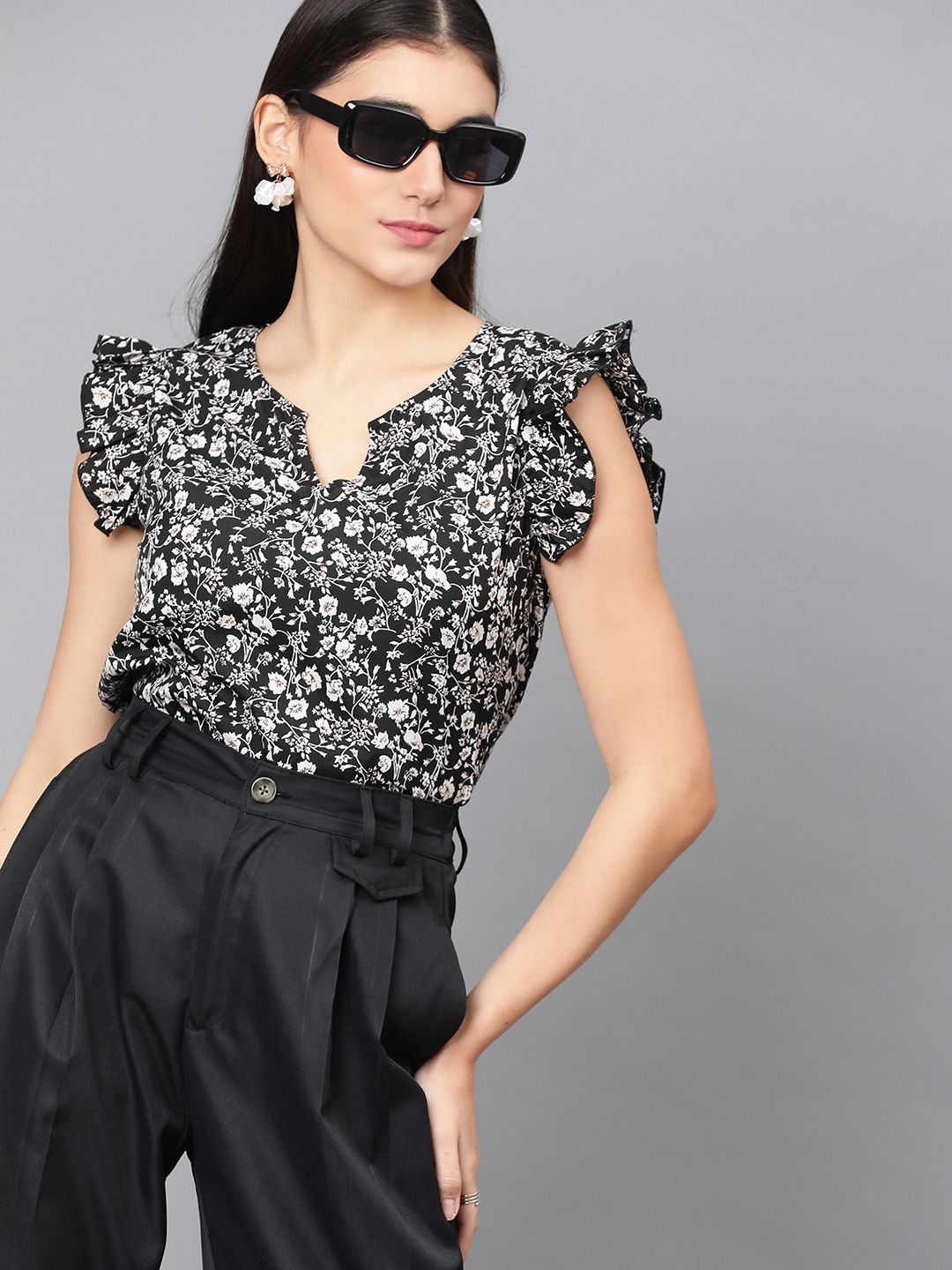 Kotty Floral Printed Round Neck Crepe Top