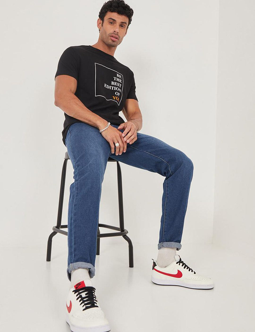 Kotty Men Jean Slim Fit Low-Rise Clean Look Light Fade Stretchable Jeans