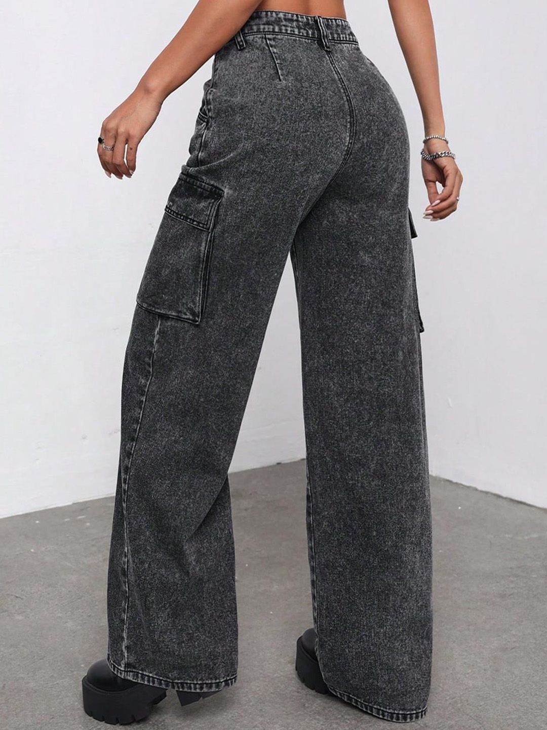 Kotty Women Grey Jean Straight Fit High-Rise Clean Look Stretchable Jeans