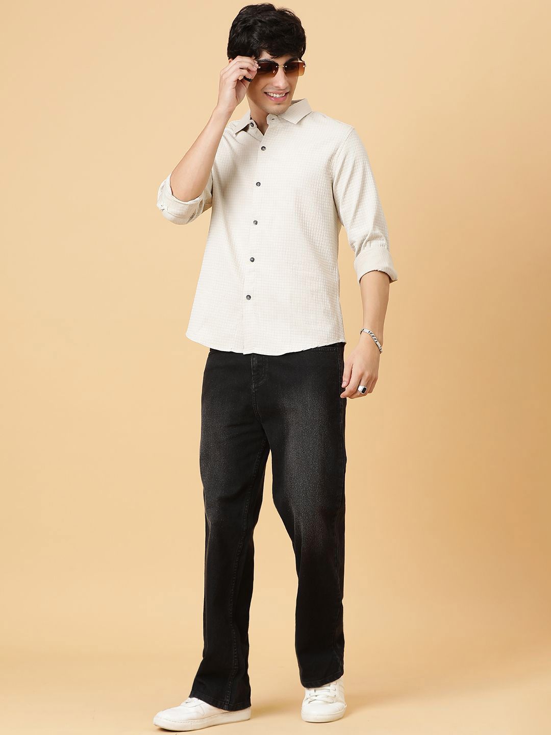 Kotty Men Relaxed Spread Collar Solid Casual Shirt