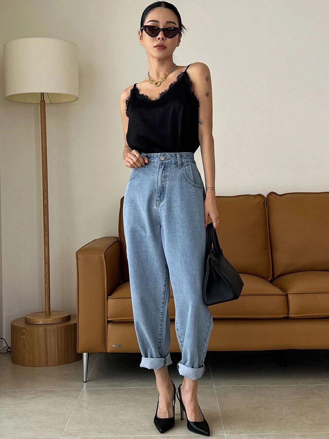 Kotty Women Blue Relaxed Fit High-Rise Clean Look Stretchable Cropped Jeans