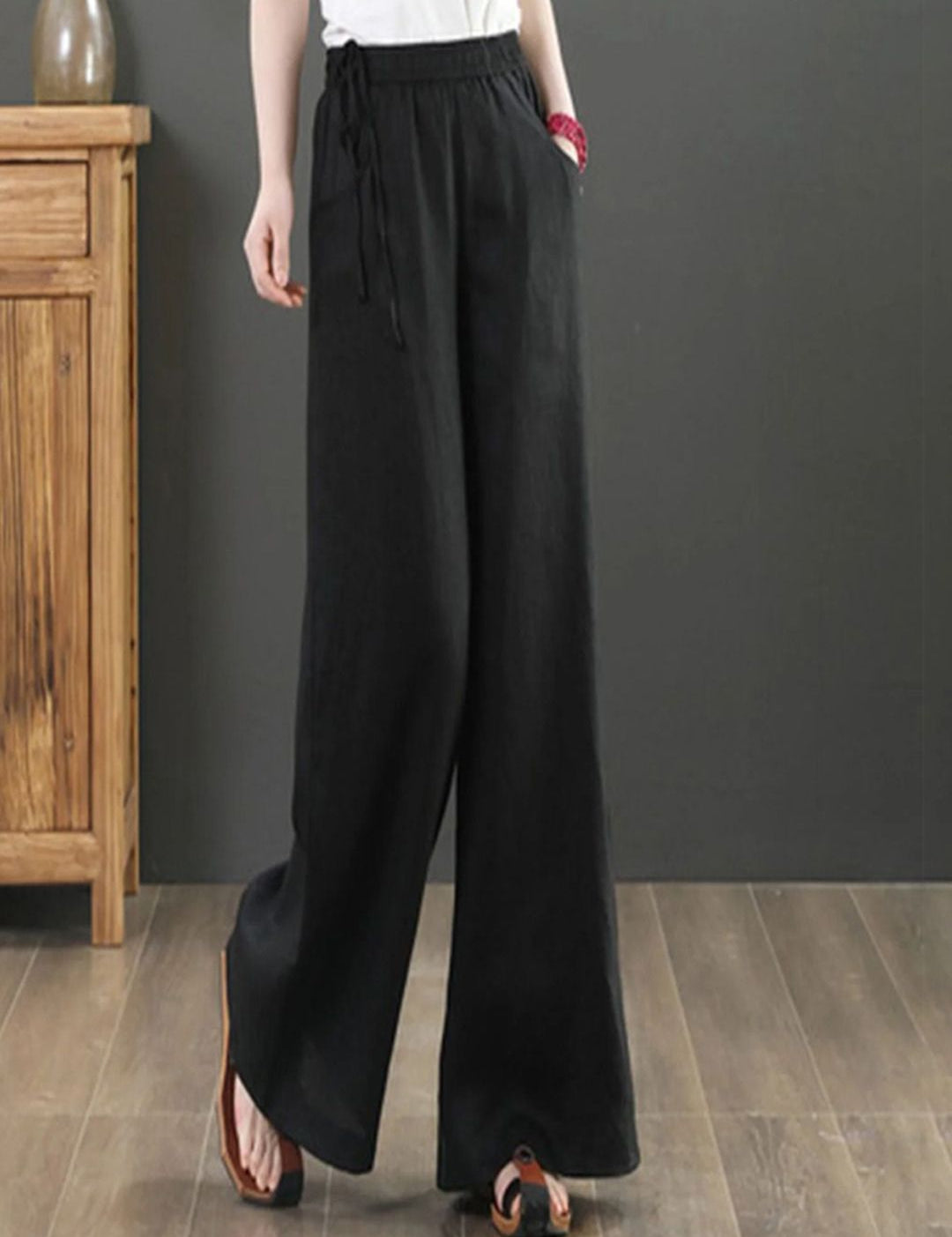 Kotty Women Loose Fit High-Rise Easy Wash Pleated Trousers