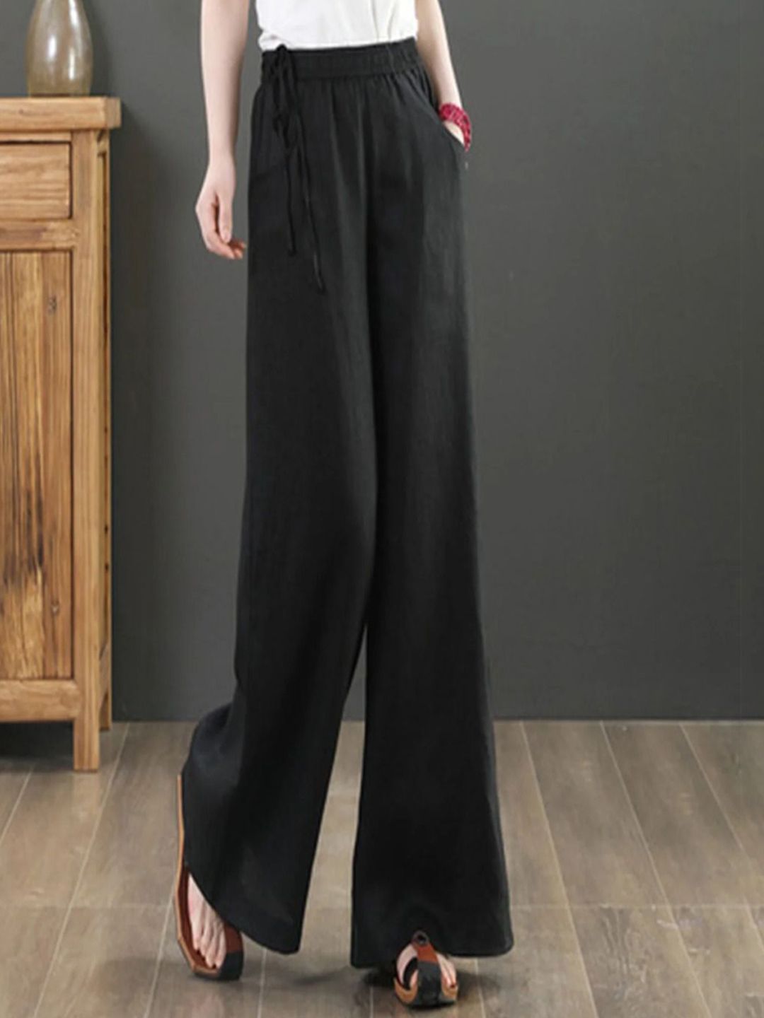 Kotty Women Loose Fit High-Rise Easy Wash Pleated Trousers