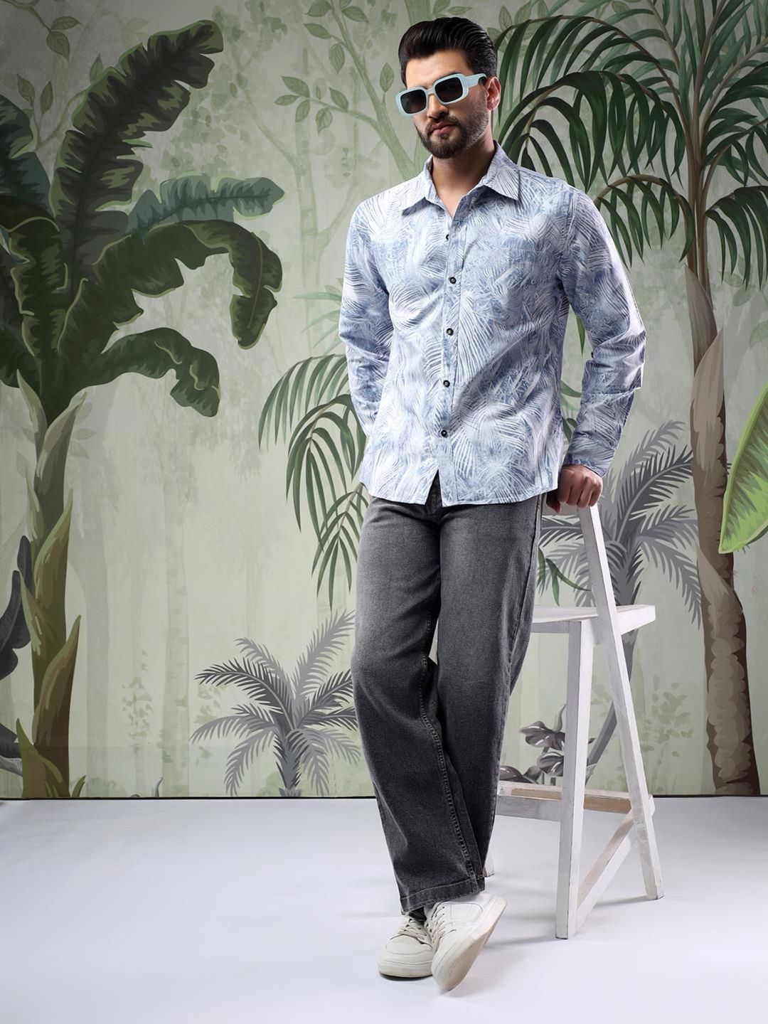 Kotty Men Spread Collar Abstract Printed Casual Shirt