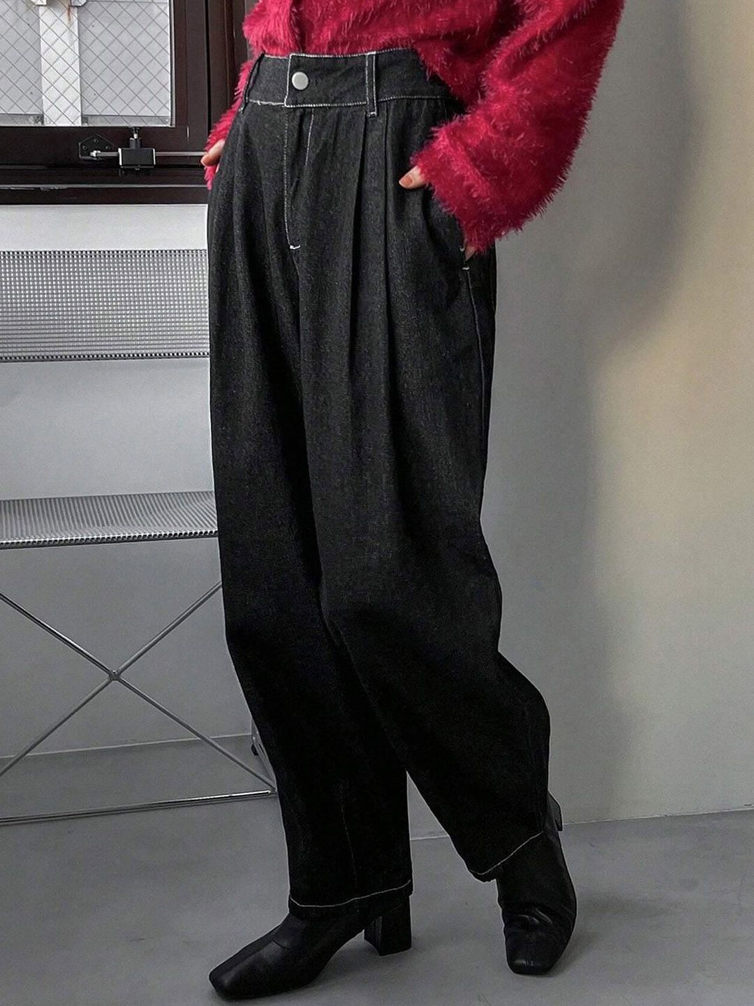 Kotty Women Straight Fit High-Rise Stretchable Jeans