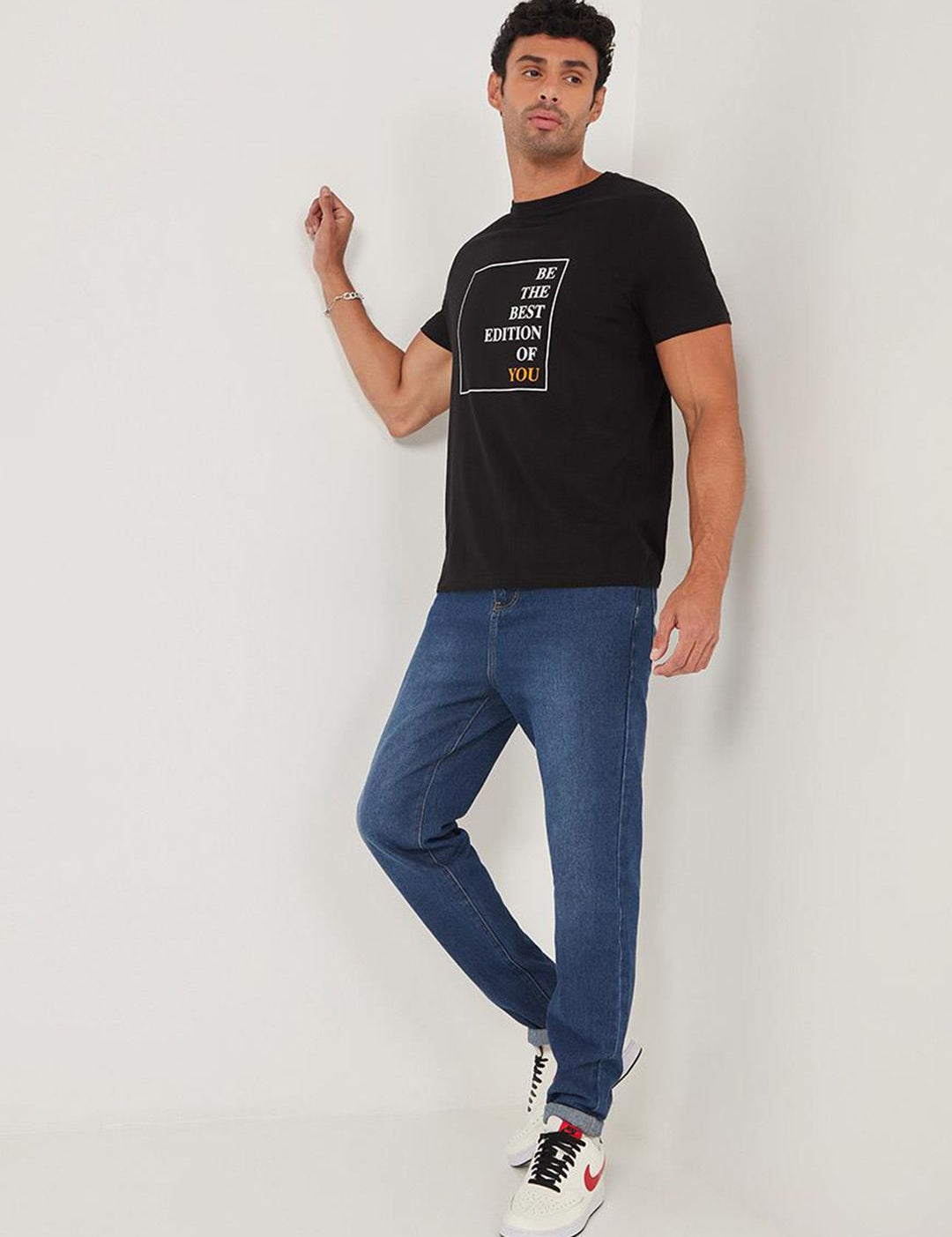 Kotty Men Jean Slim Fit Low-Rise Clean Look Light Fade Stretchable Jeans