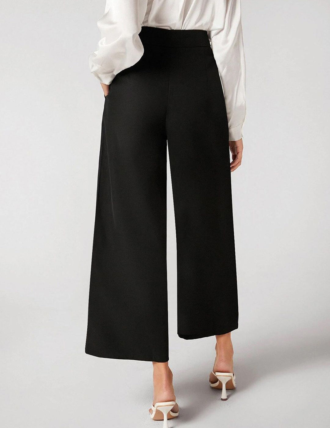 Kotty Women Relaxed Straight Leg Straight Fit High-Rise Easy Wash Trousers