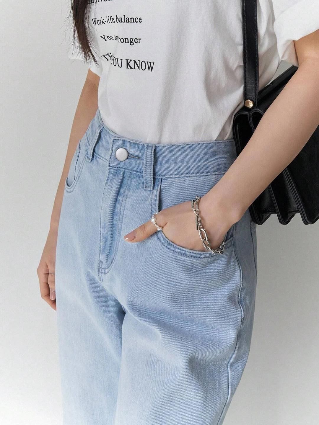 Kotty Women Relaxed Fit High-Rise Clean Look Heavy Fade Stretchable Jeans