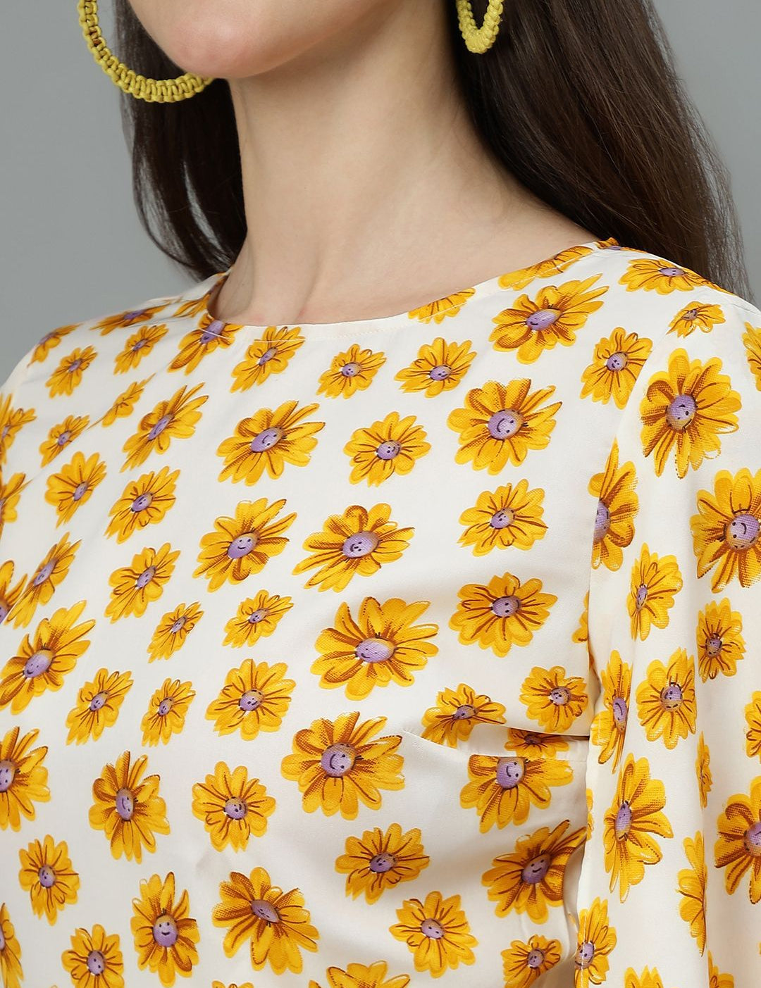 Kotty Floral Printed Round Neck Crepe Cinched Waist Top