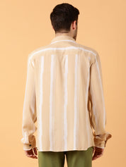 Kotty Men Relaxed Spread Collar Graphic Printed Casual Shirt