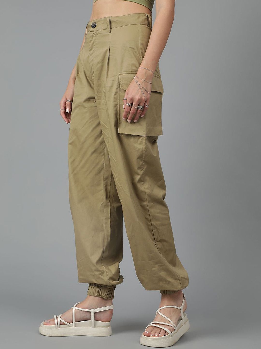 Kotty Women High-Rise Easy Wash Pleated Cotton Cargos Trousers