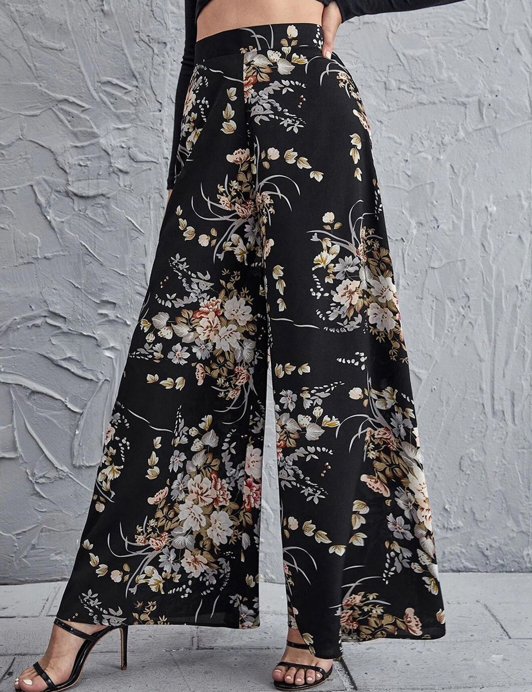 Kotty Women Multicoloured Floral Printed Relaxed Flared High-Rise Easy Wash Trousers