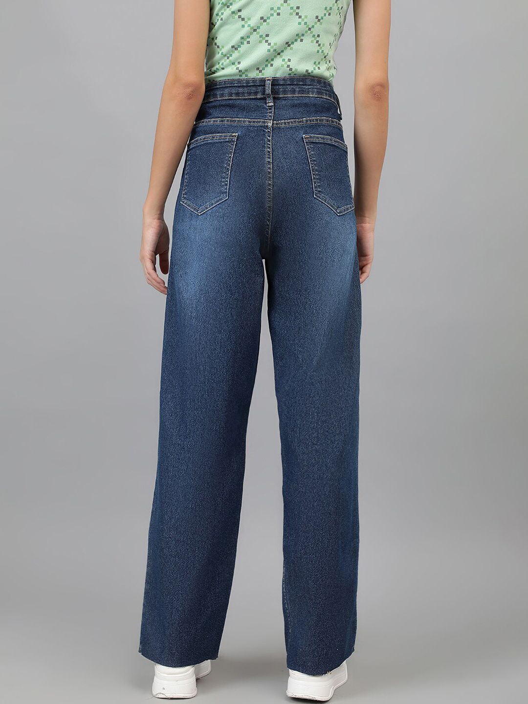 Kotty Women Jean Straight Fit High-Rise Light Fade Stretchable Jeans