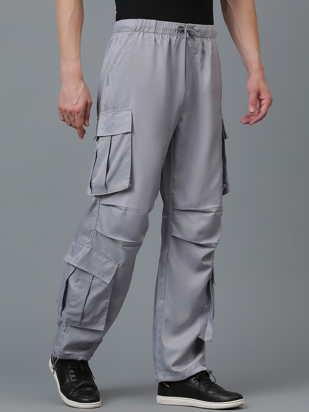 Kotty Men Relaxed Low-Rise Easy Wash Cargos Trousers