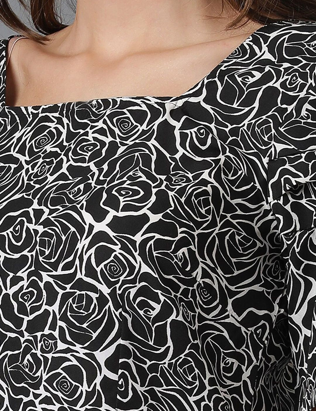 Kotty Black Floral Printed Puff Sleeve Crepe Peplum Top